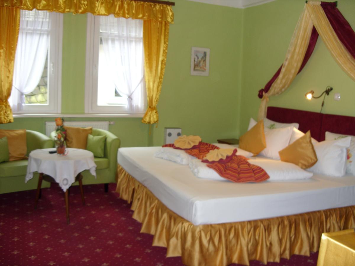 باشاراش Hotel Kranenturm المظهر الخارجي الصورة